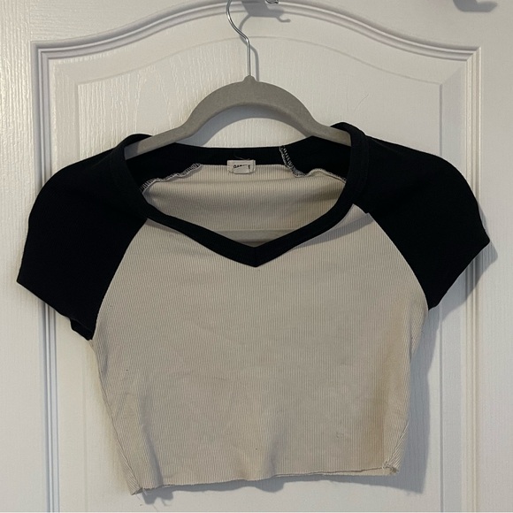 This baseball crop top us very comfortable for summer - Picture 5 of 6